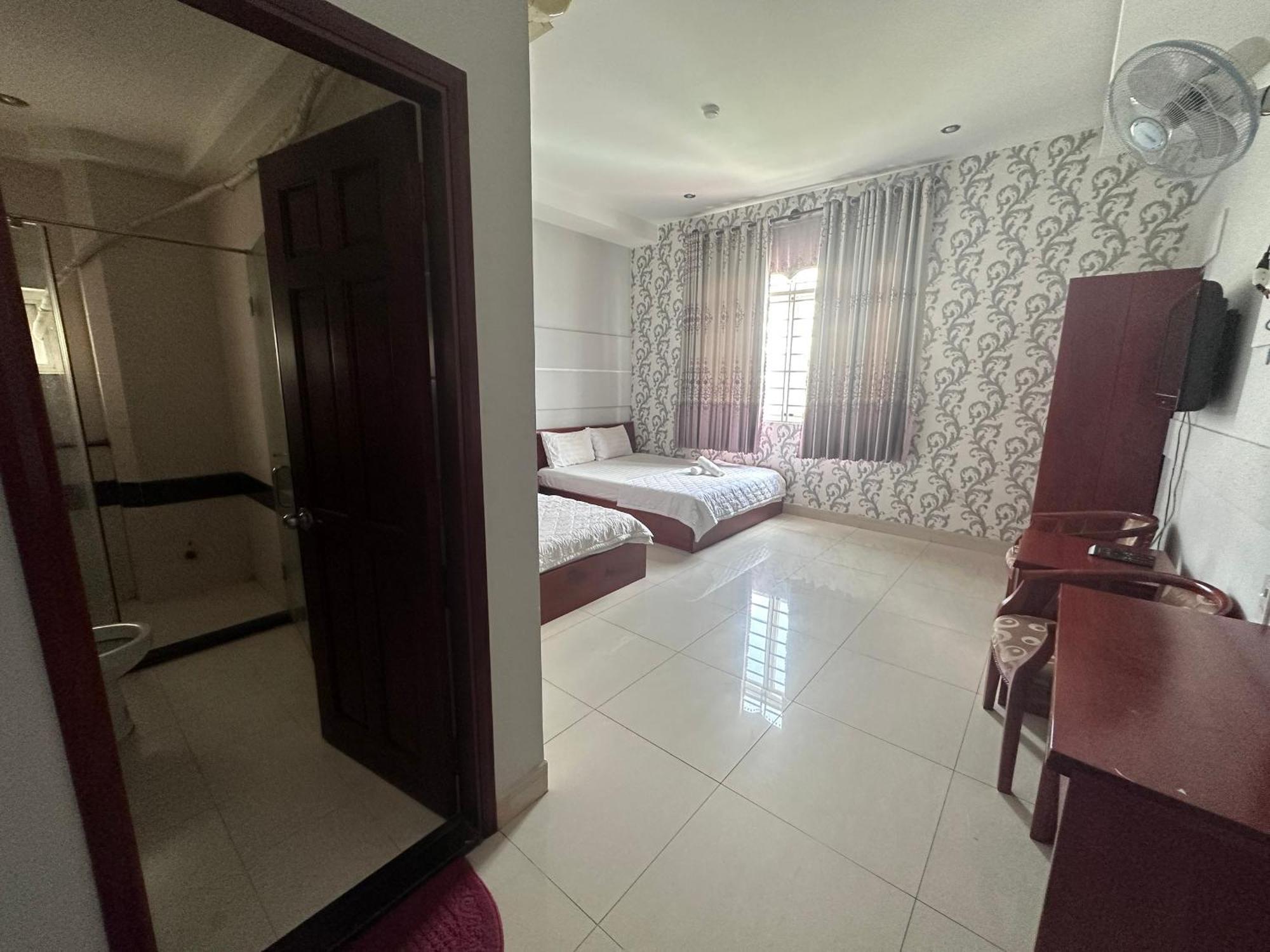 Khach San Sammi Hotel Ho Chi Minh City Exterior photo